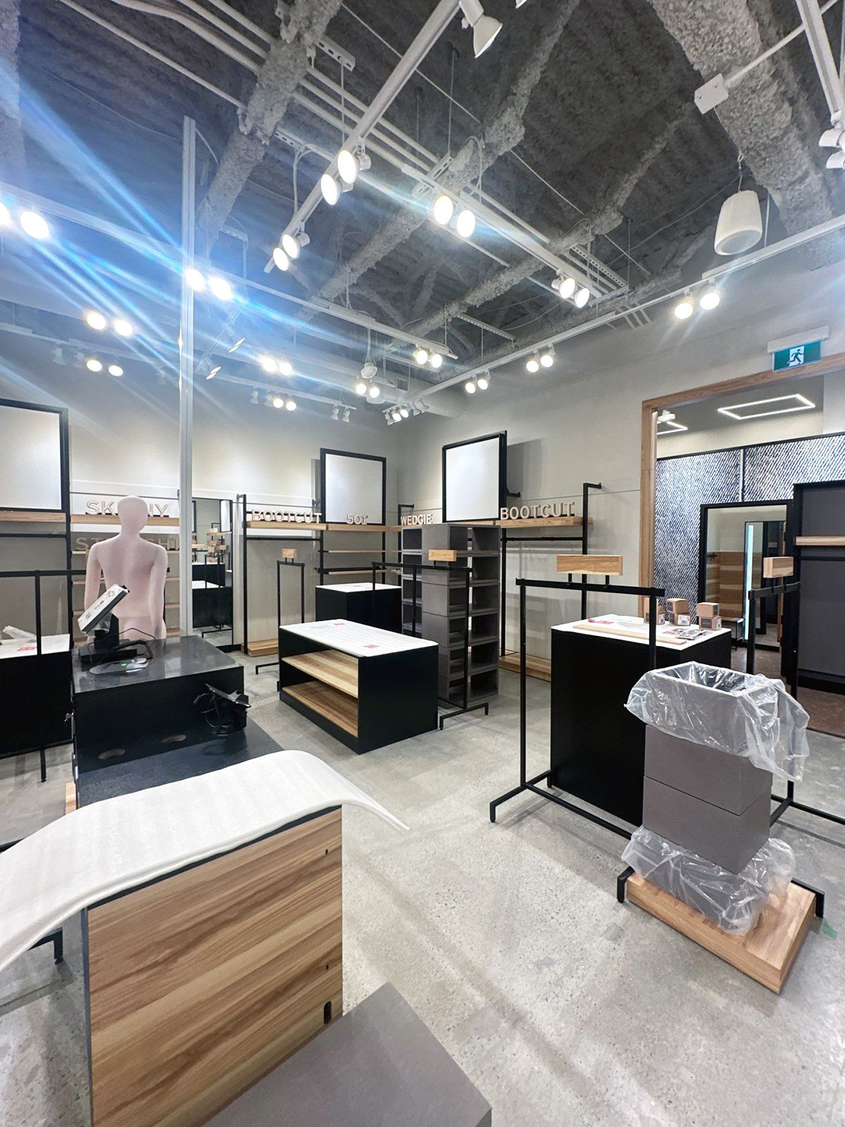 Tenant improvement - Levis Guildford Towne Centre